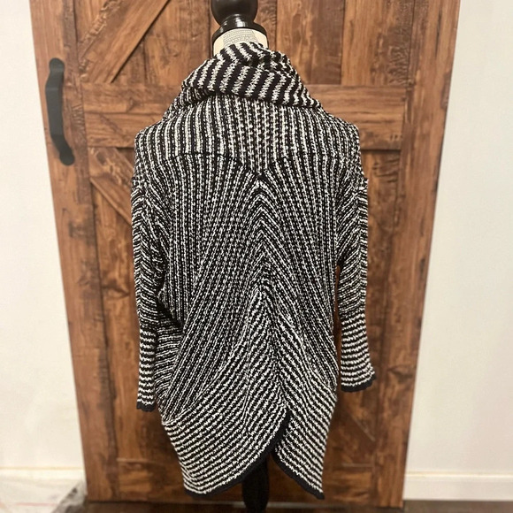 Free people Womens amoudi cocoon black white striped cotton sweater size med EUC - Picture 4 of 7